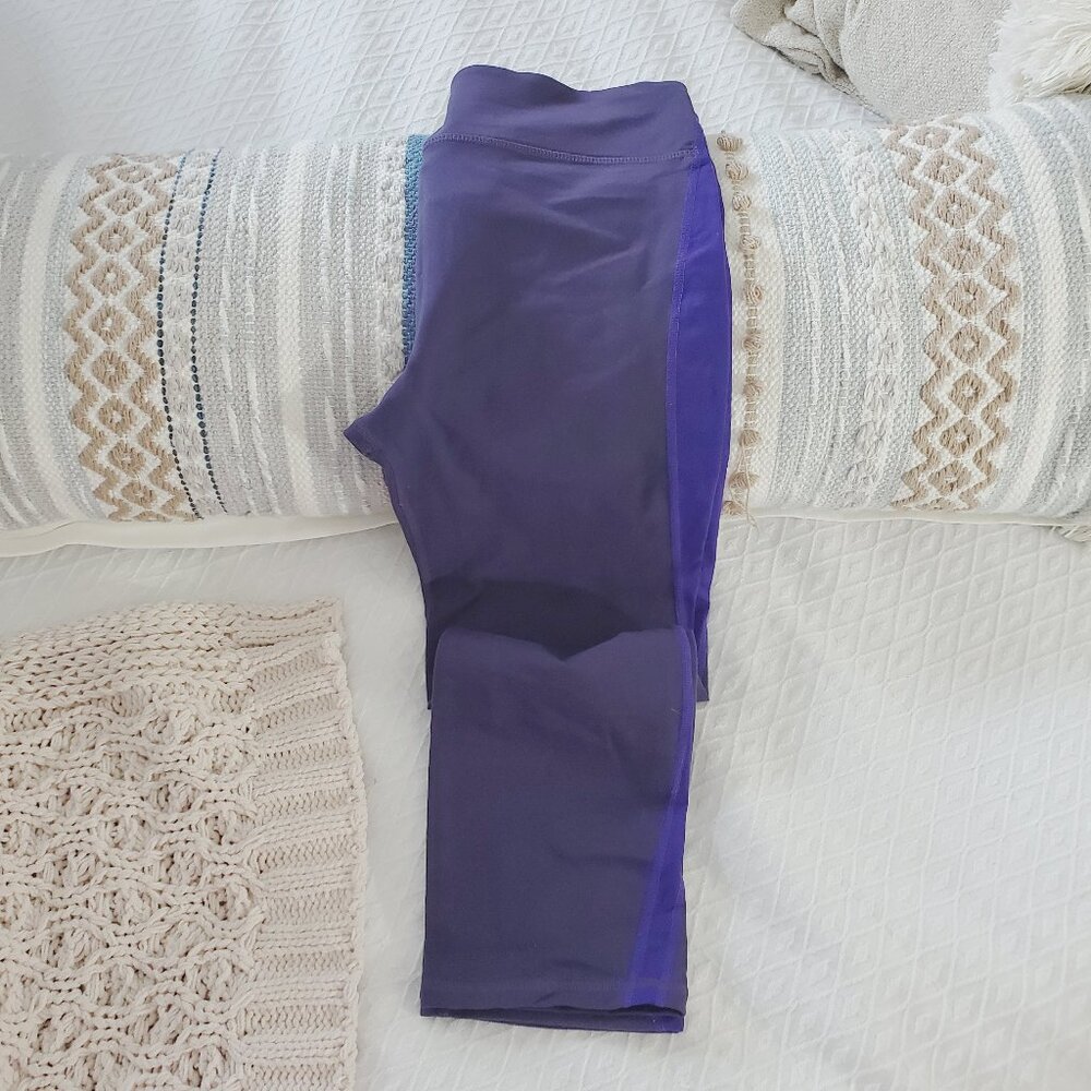 GAP BODY FIT• SIZE SMALL• CAPRI• PURPLE​